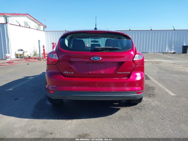 45586382 :رقم المزاد ، 1FADP3N26DL382814 vin ، 2013 Ford Focus Titanium مزاد بيع