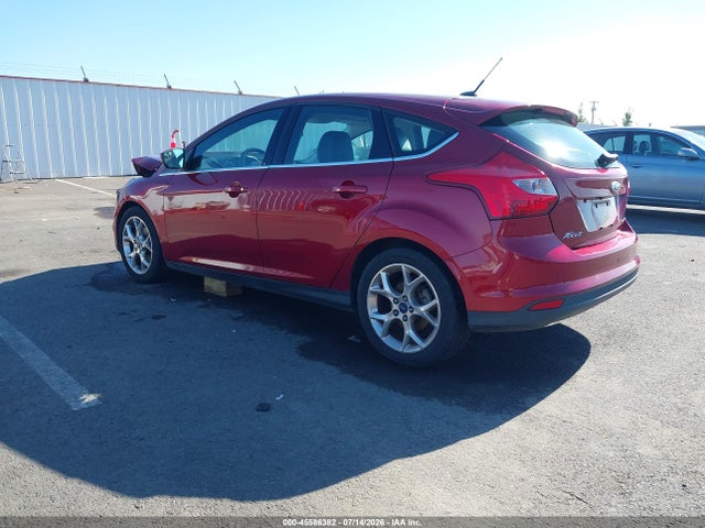 45586382 :رقم المزاد ، 1FADP3N26DL382814 vin ، 2013 Ford Focus Titanium مزاد بيع