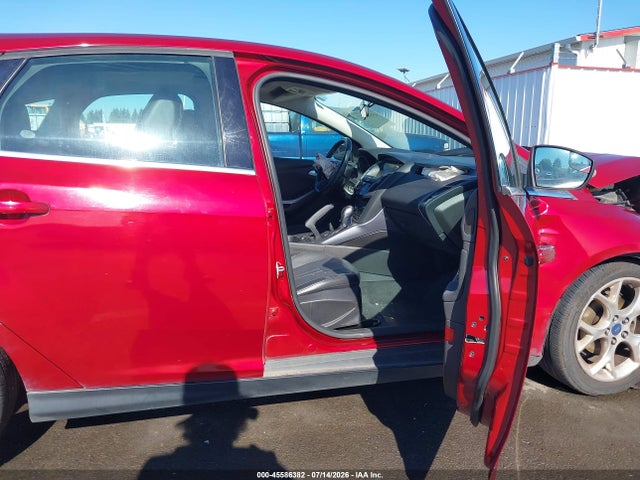 45586382 :رقم المزاد ، 1FADP3N26DL382814 vin ، 2013 Ford Focus Titanium مزاد بيع