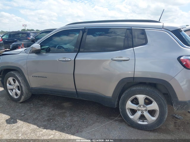45586436 :رقم المزاد ، 3C4NJCBB1JT267932 vin ، 2018 Jeep Compass Latitude Fwd مزاد بيع