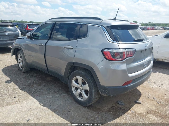 45586436 :رقم المزاد ، 3C4NJCBB1JT267932 vin ، 2018 Jeep Compass Latitude Fwd مزاد بيع