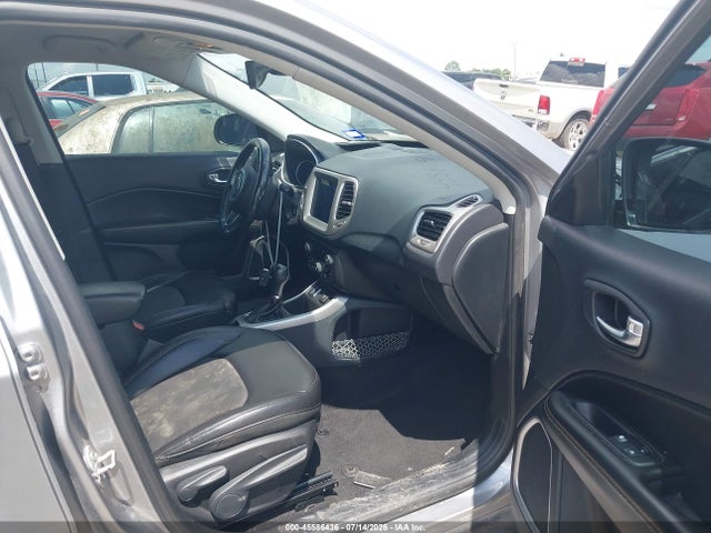 45586436 :رقم المزاد ، 3C4NJCBB1JT267932 vin ، 2018 Jeep Compass Latitude Fwd مزاد بيع