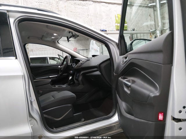 45586501 :رقم المزاد ، 1FMCU9GD0JUD08922 vin ، 2018 Ford Escape Se مزاد بيع