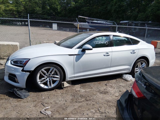 Продаж на аукціоні авто 2019 Audi A5 45 Premium, vin: WAUBNCF58KA071584, номер лоту: 45586515