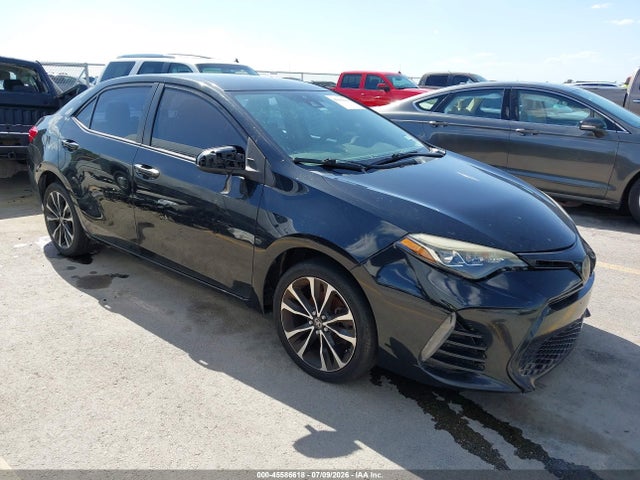 Toyota COROLLA SE 2018 5YFBURHE6JP821869 Image 1