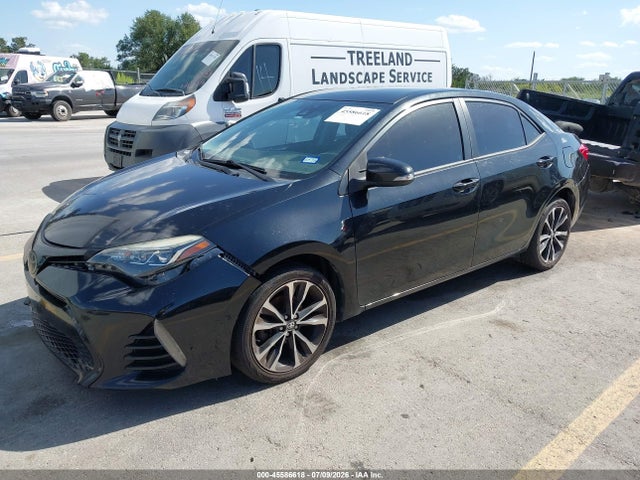 Toyota COROLLA SE 2018 5YFBURHE6JP821869 Image 2