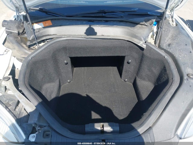 45586640 :رقم المزاد ، 5YJSA1CN9DFP23016 vin ، 2013 Tesla Model S مزاد بيع