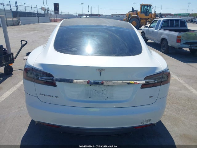 45586640 :رقم المزاد ، 5YJSA1CN9DFP23016 vin ، 2013 Tesla Model S مزاد بيع