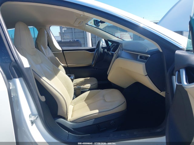 45586640 :رقم المزاد ، 5YJSA1CN9DFP23016 vin ، 2013 Tesla Model S مزاد بيع