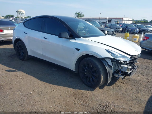 Tesla Model Y Long Range Dual Motor All-wheel Drive 2022 7SAYGDEE2NA014498 main image