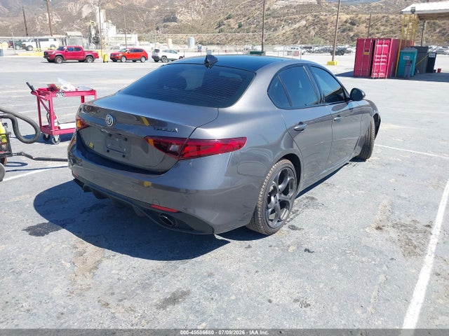 ZARFANBN7K7620681 Alfa Romeo Giulia Ti Sport Awd