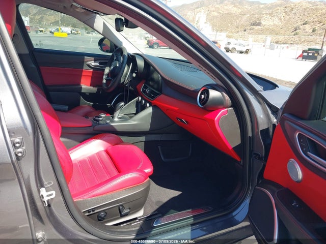 ZARFANBN7K7620681 Alfa Romeo Giulia Ti Sport Awd