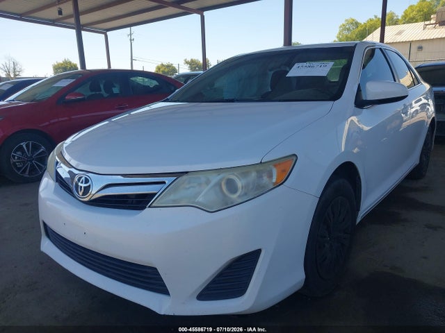 Toyota CAMRY LE 2014 4T1BF1FK3EU405593 Image 2