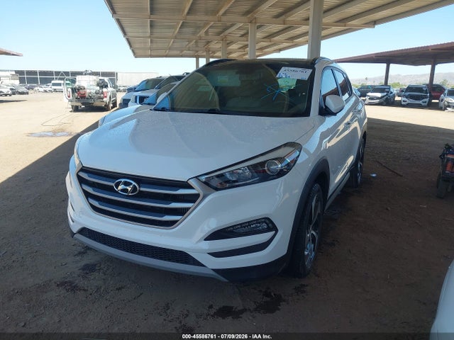 Hyundai Tucson Value 2018 KM8J33A27JU703694 Image 2