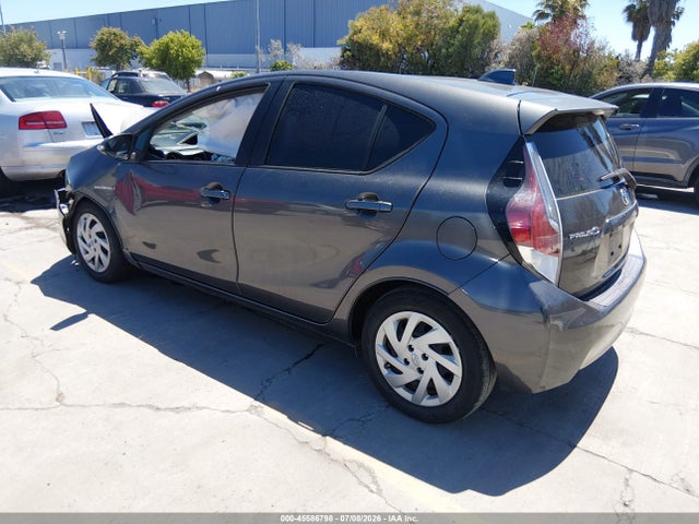 Toyota Prius C Three 2015 JTDKDTB3XF1097409 Image 3