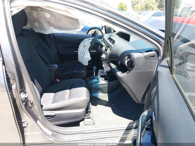 Toyota Prius C Three 2015 JTDKDTB3XF1097409 Image 5