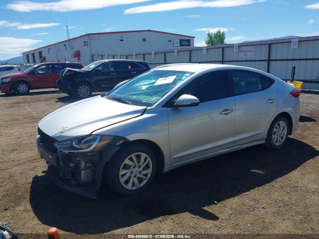 Hyundai ELANTRA SE 2018 KMHD74LF8JU468780 Image 2