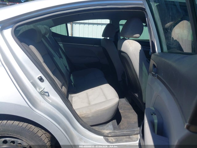 Hyundai ELANTRA SE 2018 KMHD74LF8JU468780 Image 8