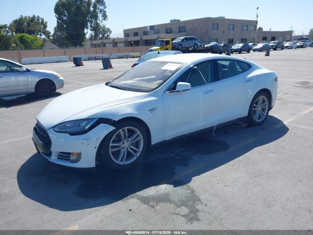 2014 Tesla Model S მანქანა იყიდება აუქციონზე, vin: 5YJSA1S16EFP61741, აუქციონის ნომერი: 45586814