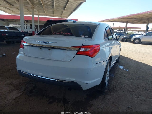Chrysler 200 LX 2014 1C3CCBAB4EN170389 Image 4