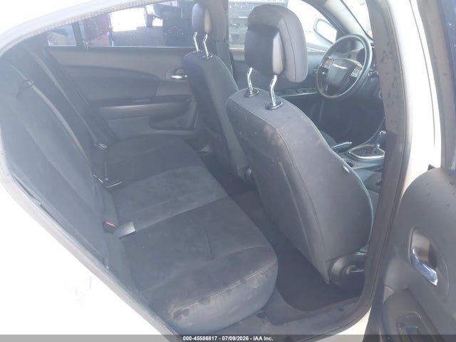 Chrysler 200 LX 2014 1C3CCBAB4EN170389 Image 8