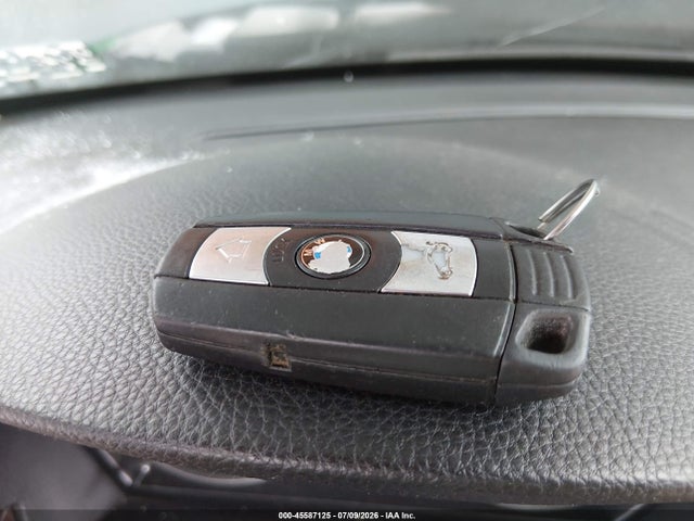 Продажа на аукционе авто 2006 Bmw 325i, vin: WBAVB13526KX67954, номер лота: 45587125