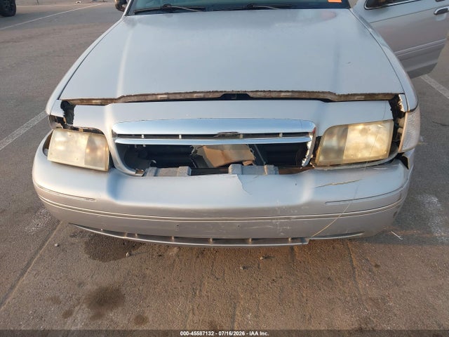 2003 Ford Crown Victoria Standard მანქანა იყიდება აუქციონზე, vin: 2FAFP73WX3X149364, აუქციონის ნომერი: 45587132