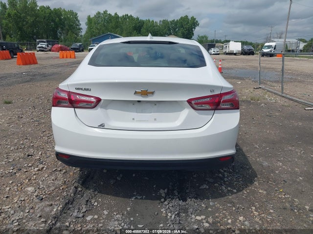1G1ZD5STXMF027556 Chevrolet Malibu Fwd Lt