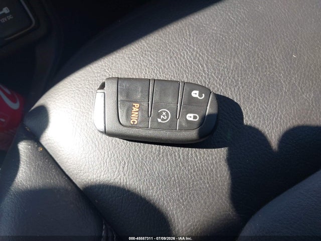 45587311 :رقم المزاد ، ZACNJDD17MPN31996 vin ، 2021 Jeep Renegade Limited 4x4 مزاد بيع
