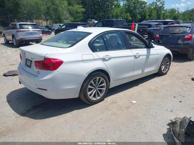 Продажа на аукционе авто 2016 Bmw 320i Xdrive, vin: WBA8E5G57GNT93461, номер лота: 45587323