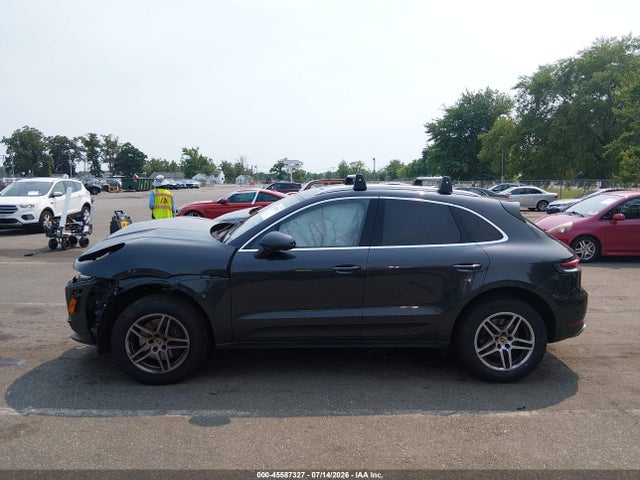 Porsche Macan 2021 WP1AA2A55MLB05093 Image 14