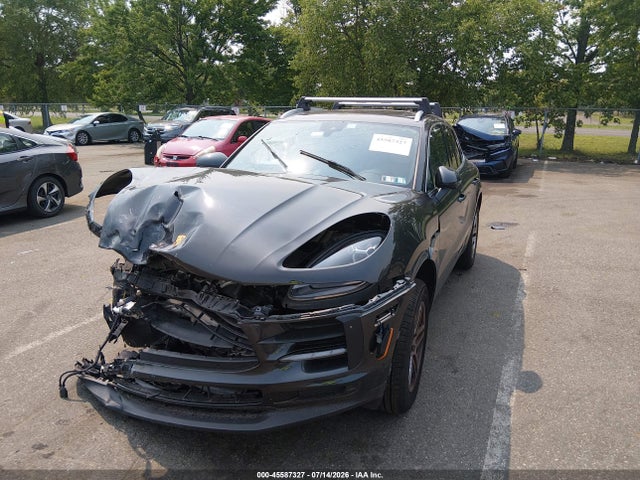 Porsche Macan 2021 WP1AA2A55MLB05093 Image 2