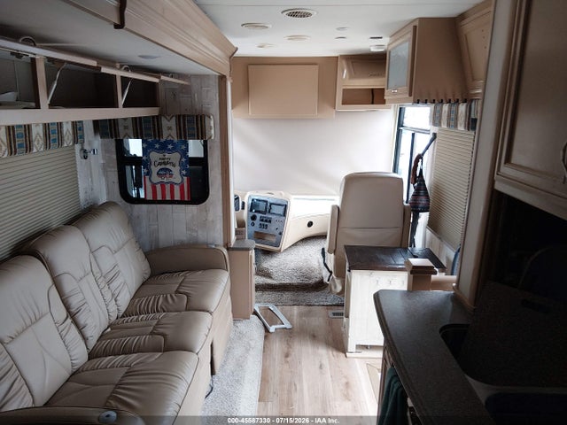 Ford F53 2015 1F66F5DYXE0A17002 Image 8