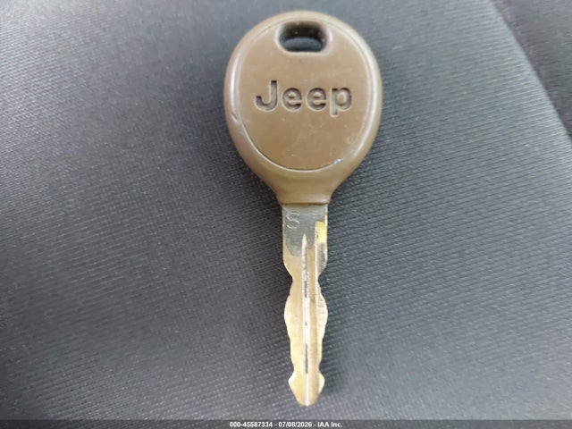 1C4NJPBB3GD721166 Jeep Patriot Sport