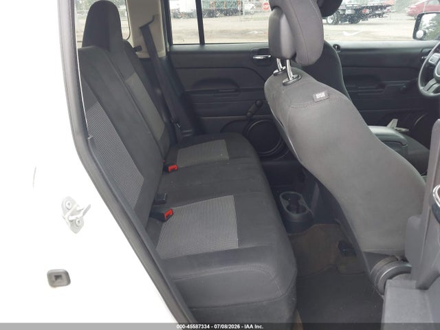 1C4NJPBB3GD721166 Jeep Patriot Sport