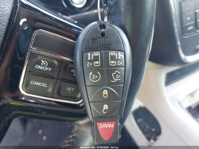 Продажа на аукционе авто 2014 Chrysler Town & Country Touring-l 30th Anniversary, vin: 2C4RC1CG0ER363957, номер лота: 45587496