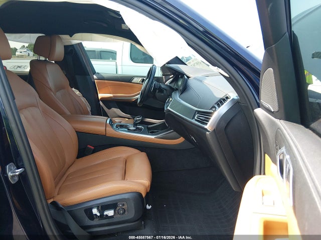 45587567 :رقم المزاد ، 5UXCX6C0XN9J40341 vin ، 2022 Bmw X7 M50i مزاد بيع