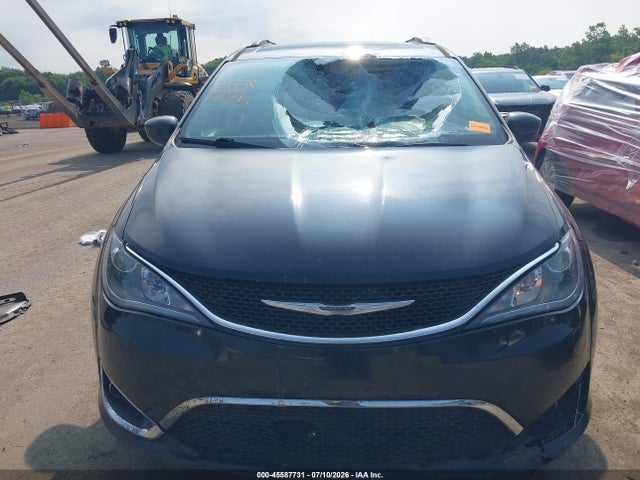 Продажа на аукционе авто 2018 Chrysler Pacifica Touring L, vin: 2C4RC1BG5JR100682, номер лота: 45587731