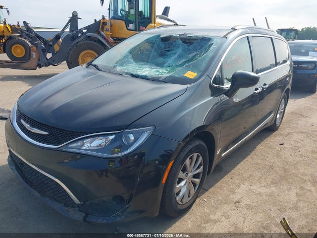 Продажа на аукционе авто 2018 Chrysler Pacifica Touring L, vin: 2C4RC1BG5JR100682, номер лота: 45587731