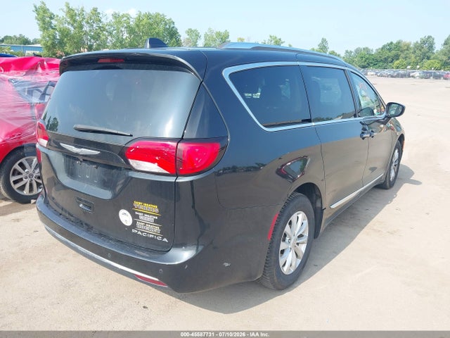 Продажа на аукционе авто 2018 Chrysler Pacifica Touring L, vin: 2C4RC1BG5JR100682, номер лота: 45587731