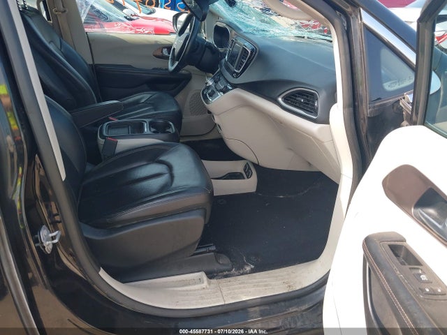 Продажа на аукционе авто 2018 Chrysler Pacifica Touring L, vin: 2C4RC1BG5JR100682, номер лота: 45587731