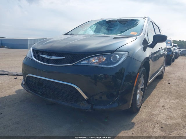 Продажа на аукционе авто 2018 Chrysler Pacifica Touring L, vin: 2C4RC1BG5JR100682, номер лота: 45587731