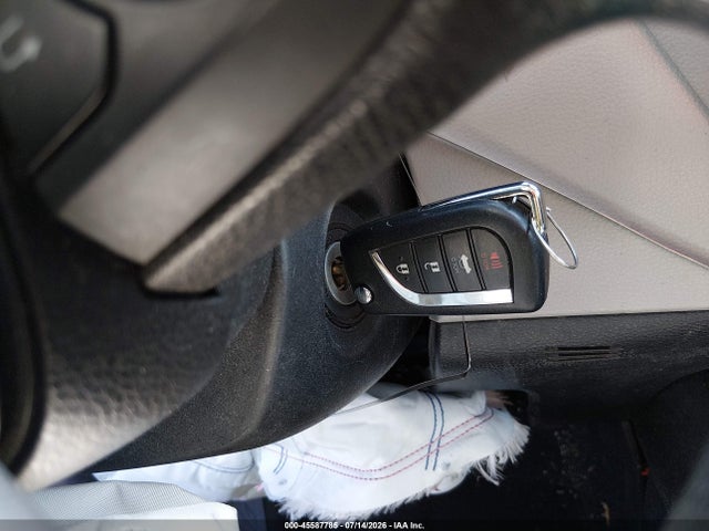 45587785 :رقم المزاد ، 5YFEPMAE4MP163670 vin ، 2021 Toyota Corolla Le مزاد بيع