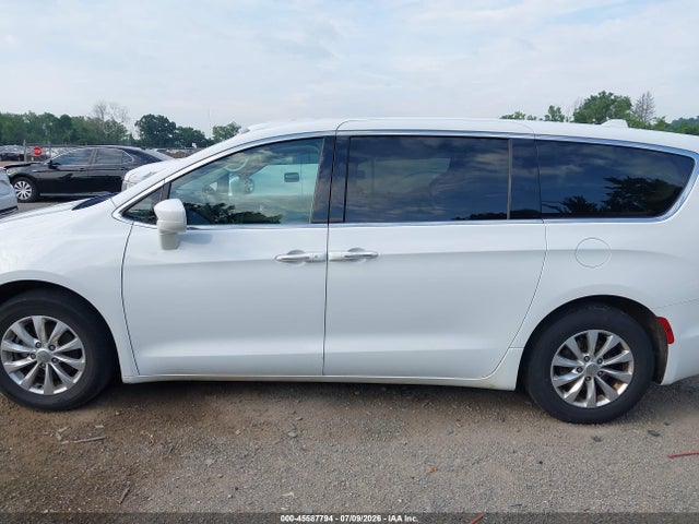 Chrysler Pacifica Touring Plus 2018 2C4RC1FG5JR188885 Image 14
