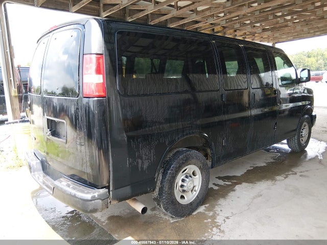 45587943 :رقم المزاد ، 1GNWGPFG3F1268733 vin ، 2015 Chevrolet Express 2500 Ls مزاد بيع