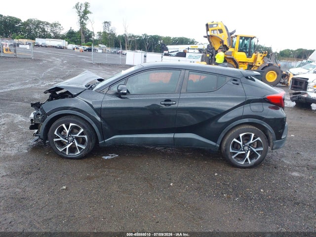 45588010 :رقم المزاد ، NMTKHMBXXJR014617 vin ، 2018 Toyota C-hr Xle مزاد بيع