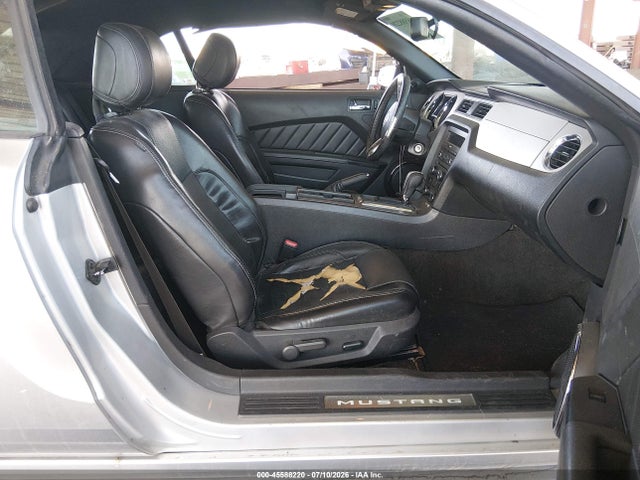 Продаж на аукціоні авто 2014 Ford Mustang V6 Premium, vin: 1ZVBP8EM2E5254959, номер лоту: 45588220