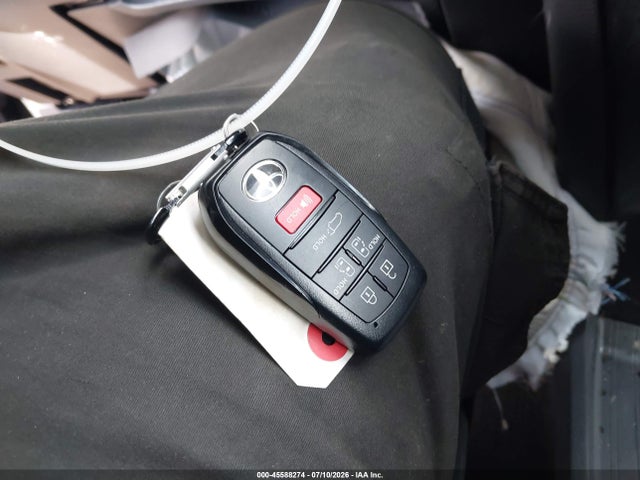 2026 Toyota Sienna Le მანქანა იყიდება აუქციონზე, vin: 5TDKSKFC4TS244879, აუქციონის ნომერი: 45588274