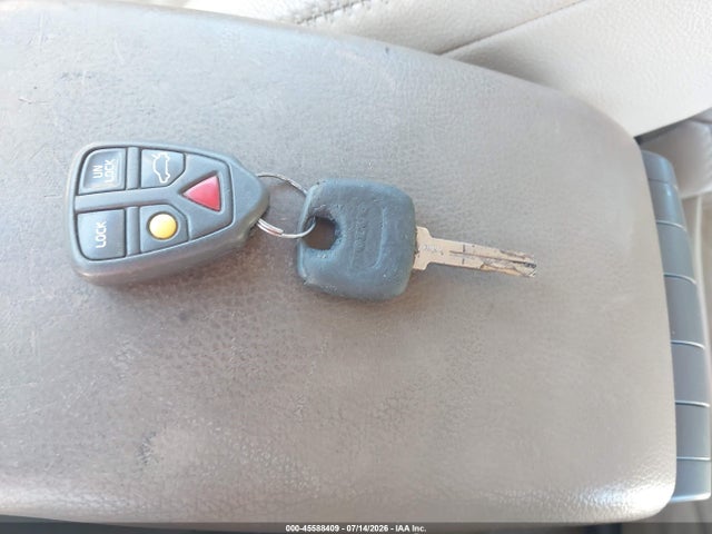 2002 Volvo V70 Xc მანქანა იყიდება აუქციონზე, vin: YV1SZ58D121076031, აუქციონის ნომერი: 45588409