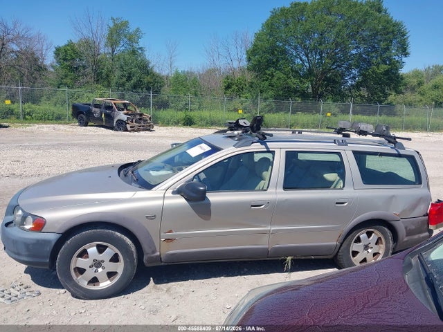 2002 Volvo V70 Xc მანქანა იყიდება აუქციონზე, vin: YV1SZ58D121076031, აუქციონის ნომერი: 45588409
